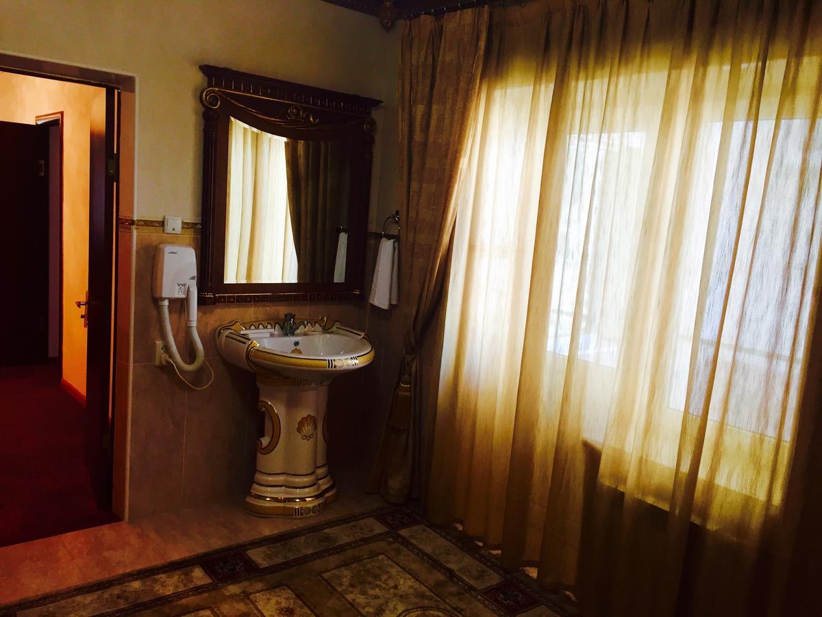 Hotel Ark Ms Тараз Экстерьер фото